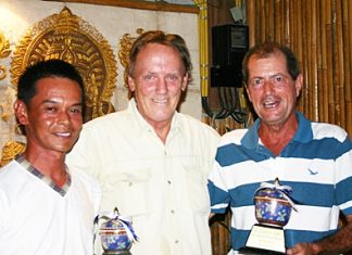 Club Captain David Thomas (center) presents the PGS ‘Player of the Year 2010’” awards to Wichai Tananusorn (runner-up) and winner Tony Thorne.